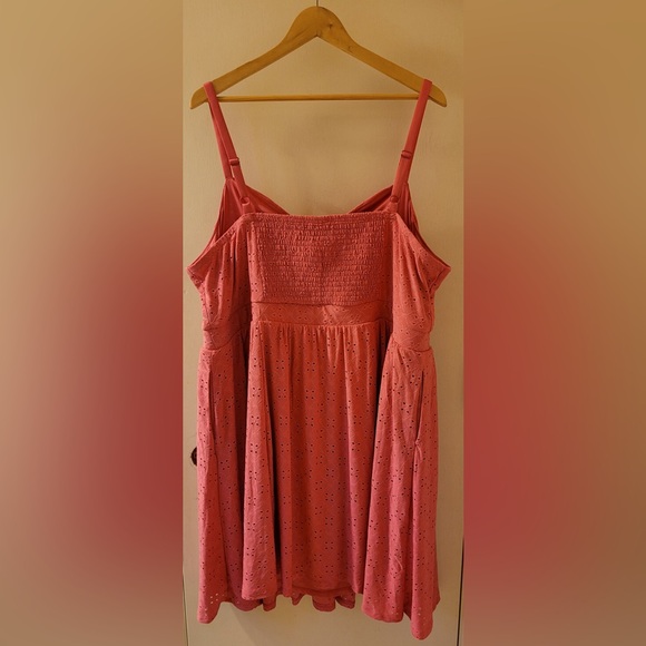 Beautiful Flirty Pink Eyelet Dress - Picture 2 of 6